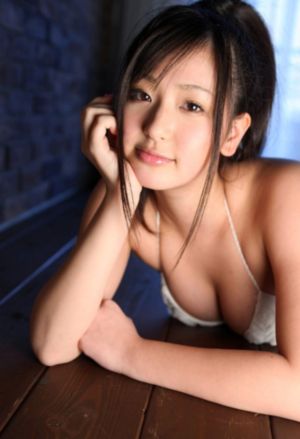 日韩精品h_BD英语超清免费观看